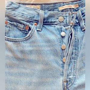 Levi’s Ribcage straight